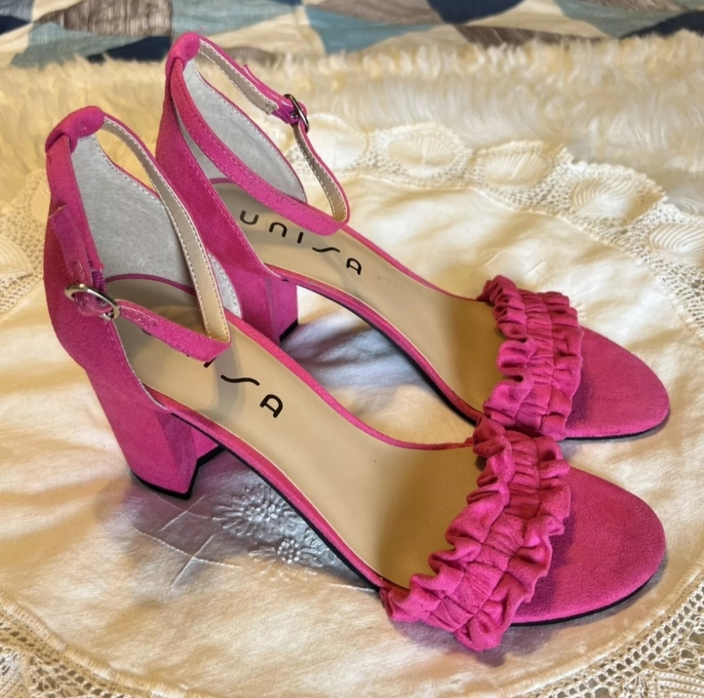 Pink Ruffled Sandals - Picture 2 of 4